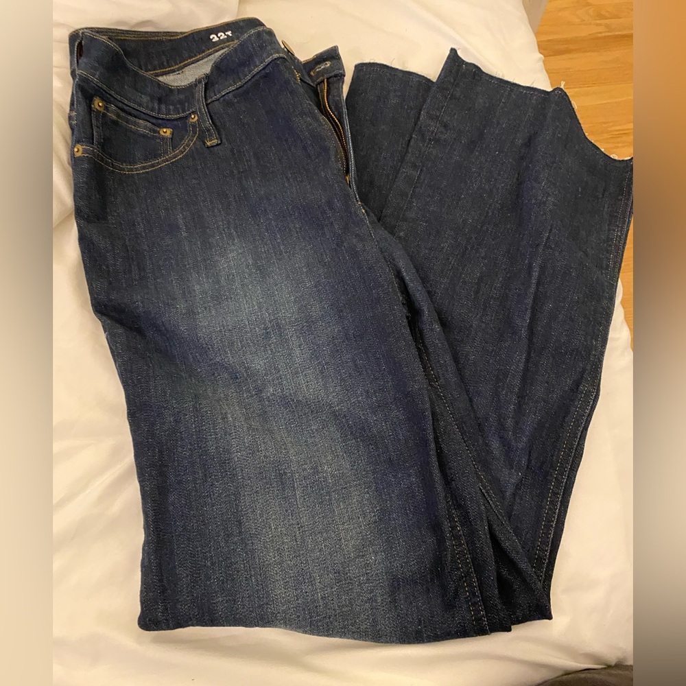 NWT j crew brand blue denim jeans 32t. 9” Demi - boot cut style